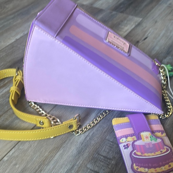 Loungefly Tangled Rapunzel Cake Cosplay Crossbody Bag (NEW WITH TAG) WITH WALLET - Picture 13 of 14
